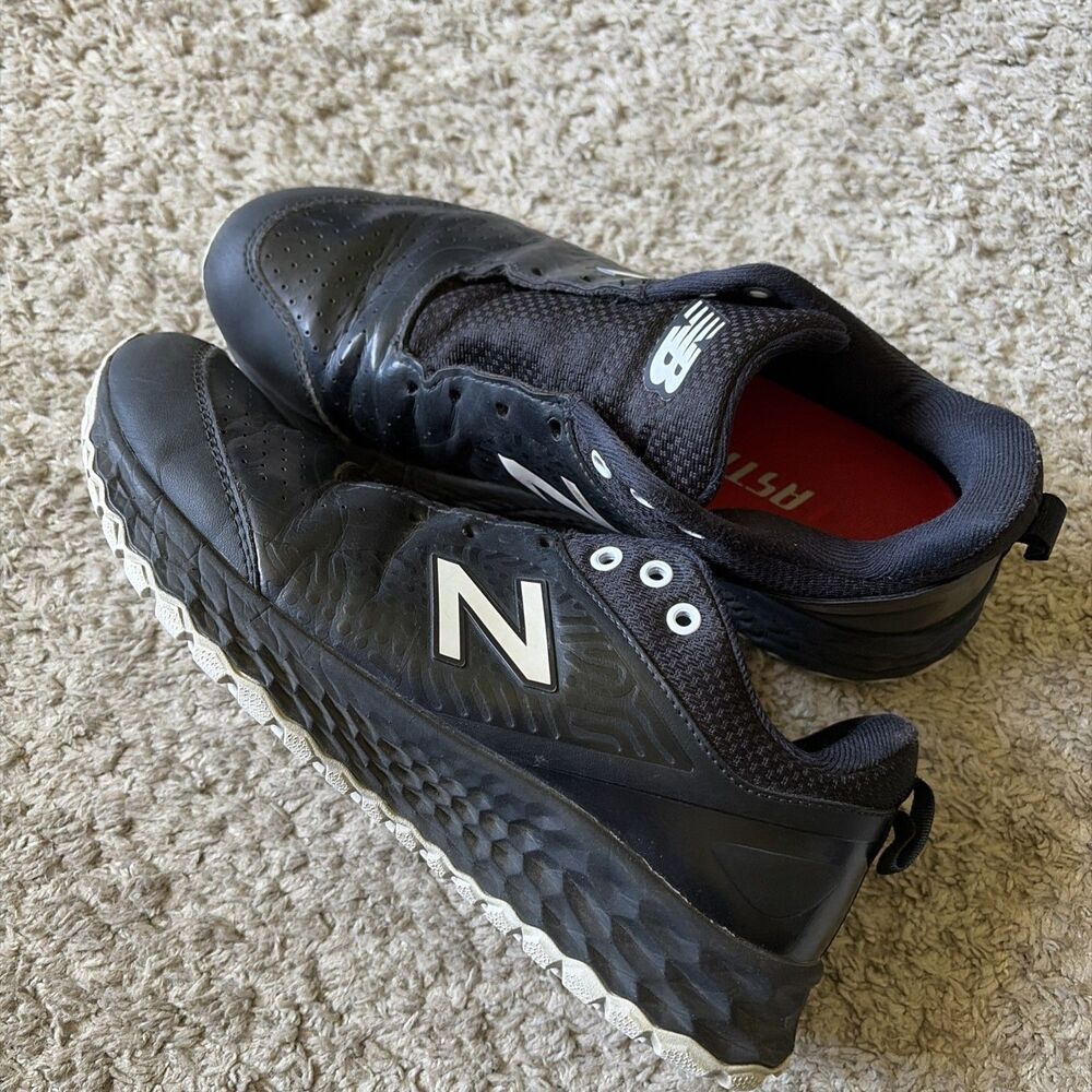 New Balance Women’s Velo Turf Shoes Softball Fastpitxh Size 9.5 Black/White
